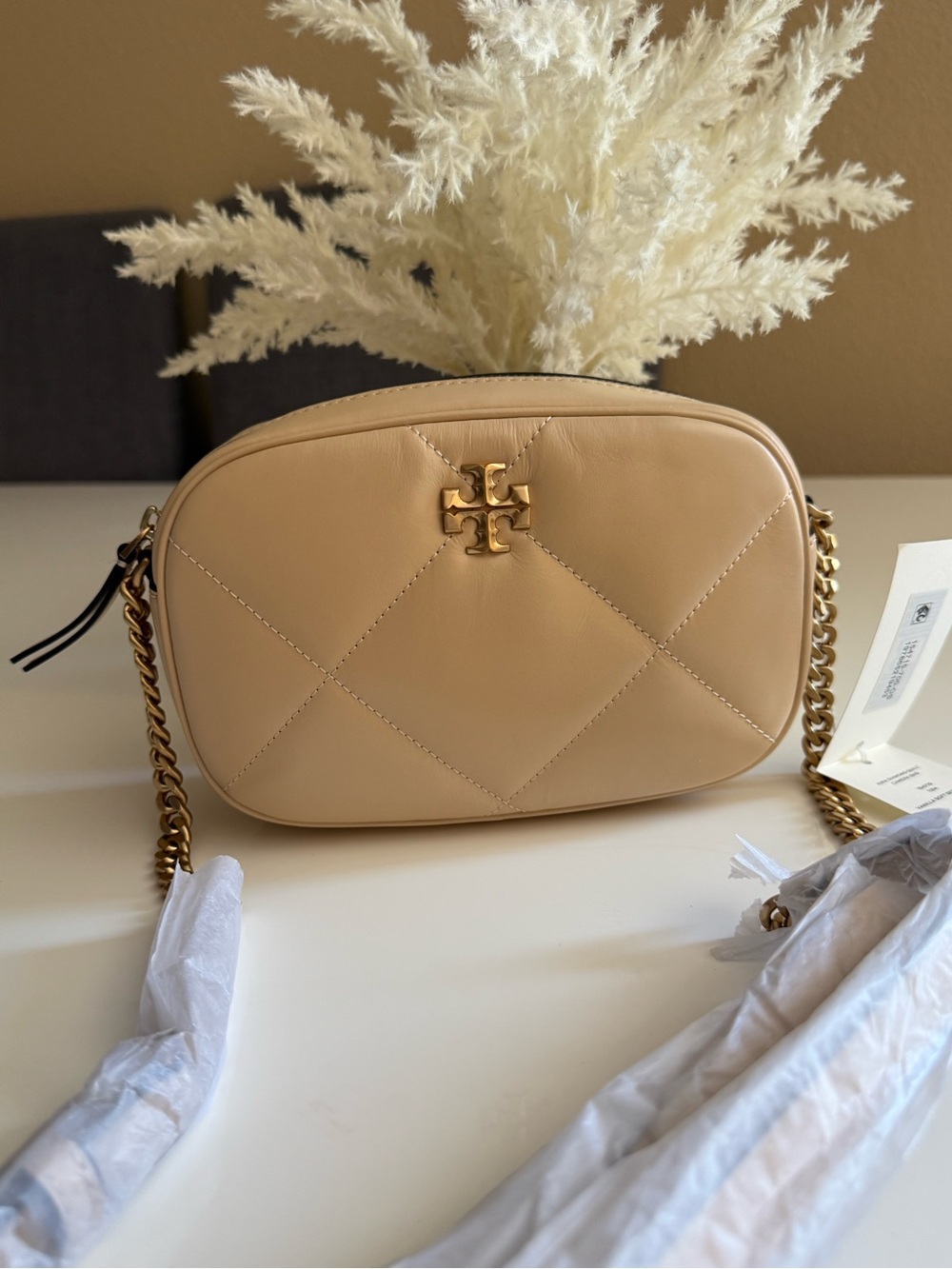 NWT , Tory Burch Kira Diamond Quilt Leather Camera crossbody Bag vanilla